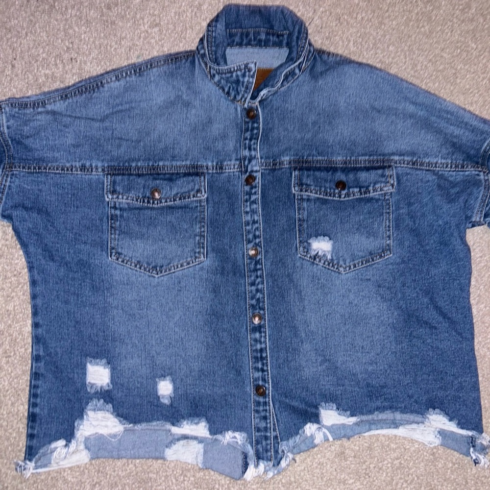 BBJ Los Angeles Large Women’s Distressed Denim Jacket